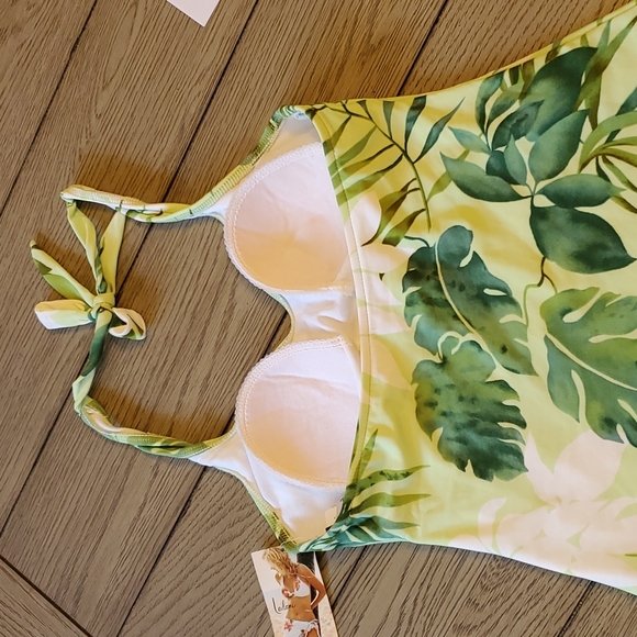 Quicksilver NEW 2 Piece Swimsuit - Picture 4 of 10